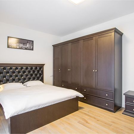 Elite Apartments リヴィウ エクステリア 写真